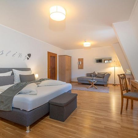Hotel- Weingut- Moselloreley Piesport Exterior foto